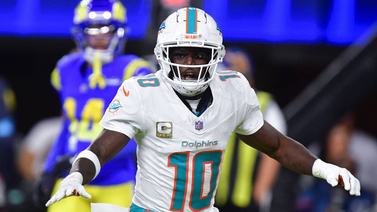 Vikings Fans Thought They Were Getting Tyreek Hill and Got a Stadium Employee Instead