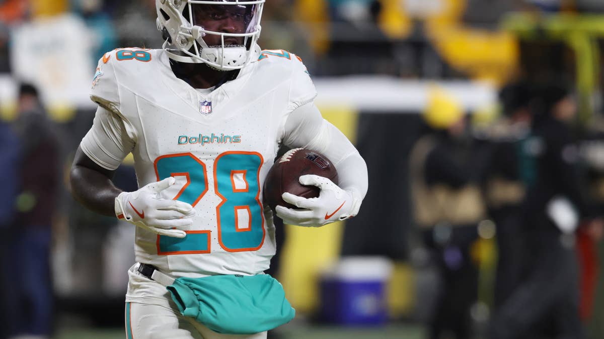 De'Von Achane Was Top-Graded PFF RB in 2025, Still Finished Behind Two RBs on Top 25 Under 25 List