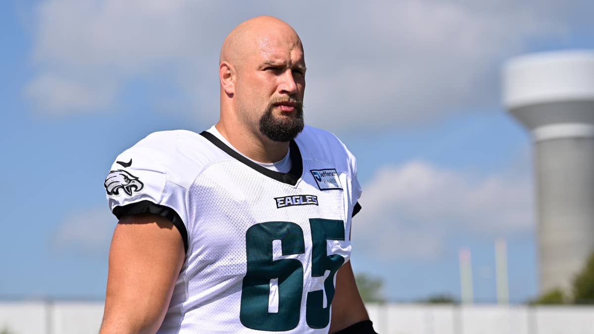 Eagles’ Lane Johnson Announces Retirement During 14th NFL Season