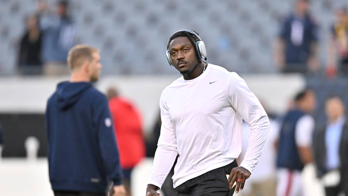 Pats Fans Accuse A.J. Brown Of Quitting On Plays vs. Bears