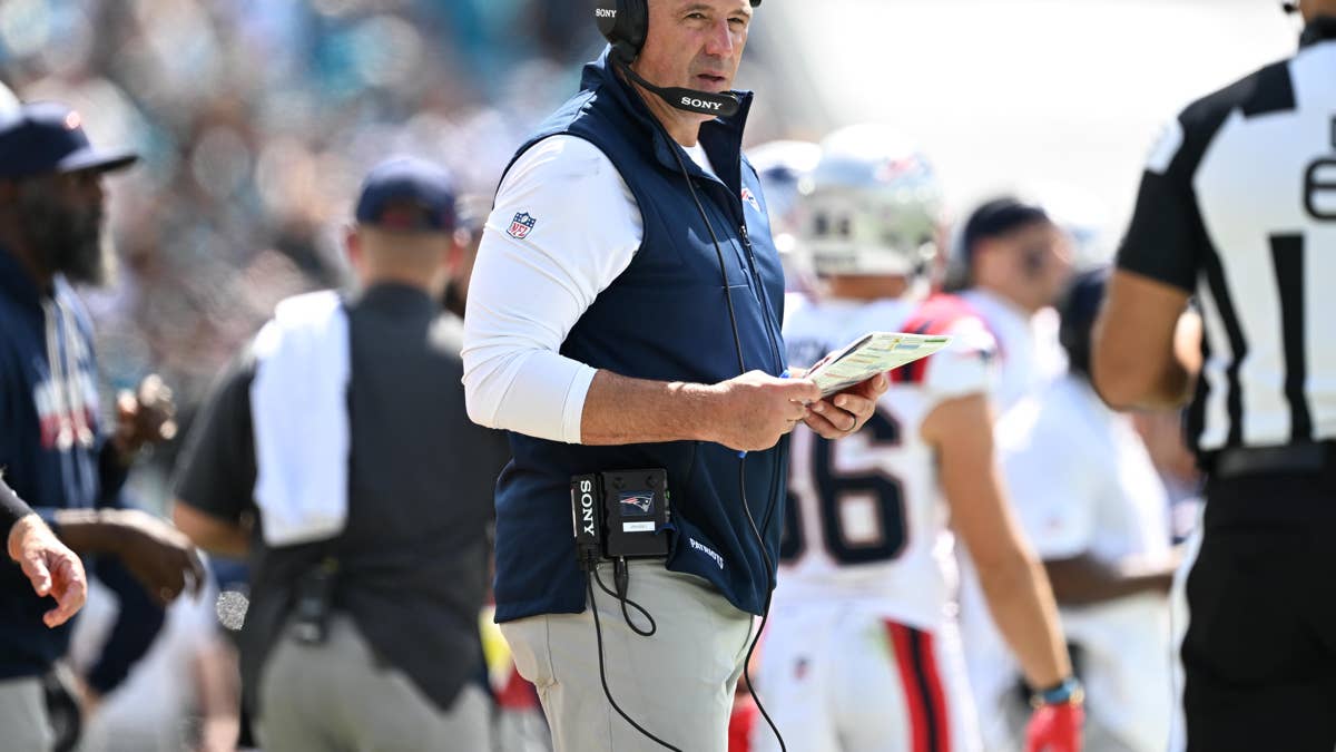 Frustrated Vrabel Clears Bench in Fourth, Hints at Potential Changes for Struggling Patriots