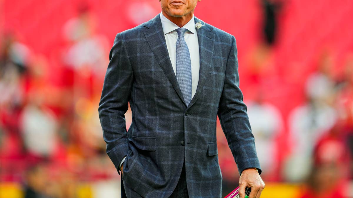 Troy Aikman Complains About How Old Today's College Football Players Are