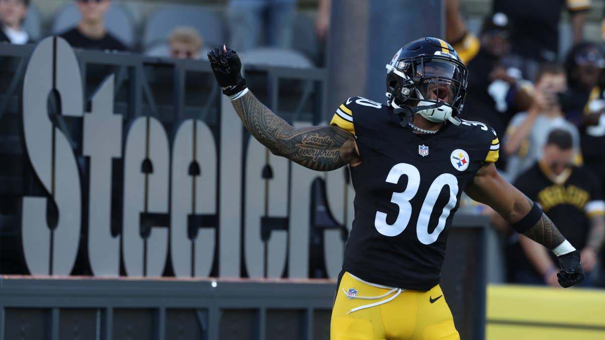 Jaylen Warren Stands Alone on One NFL Rushing Chart, and It Complicates Rico Dowdle's Return