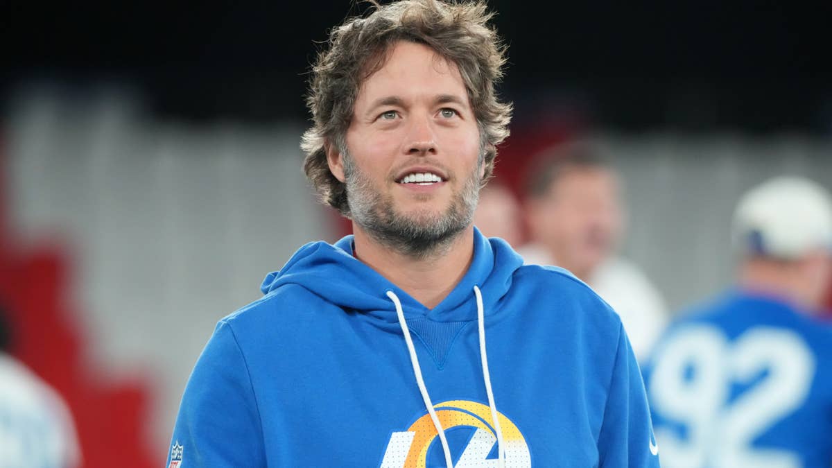 Matthew Stafford becomes first QB in NFL history with 20,000 passing yards for 2 teams; the ex-Lion hit the mark for the Rams on 'Sunday Night Football'