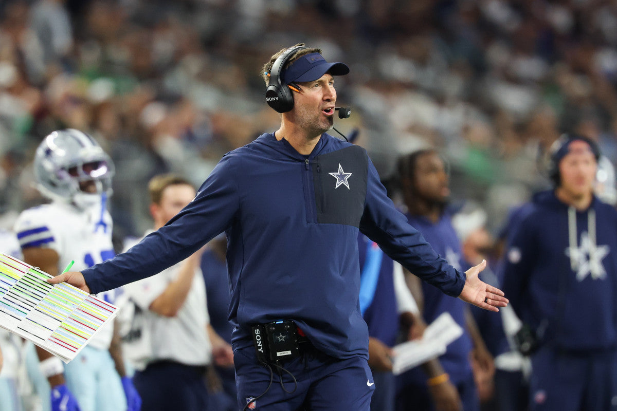 Cowboys Will 'Pursue' Eagles Star Nakobe Dean In Free Agency