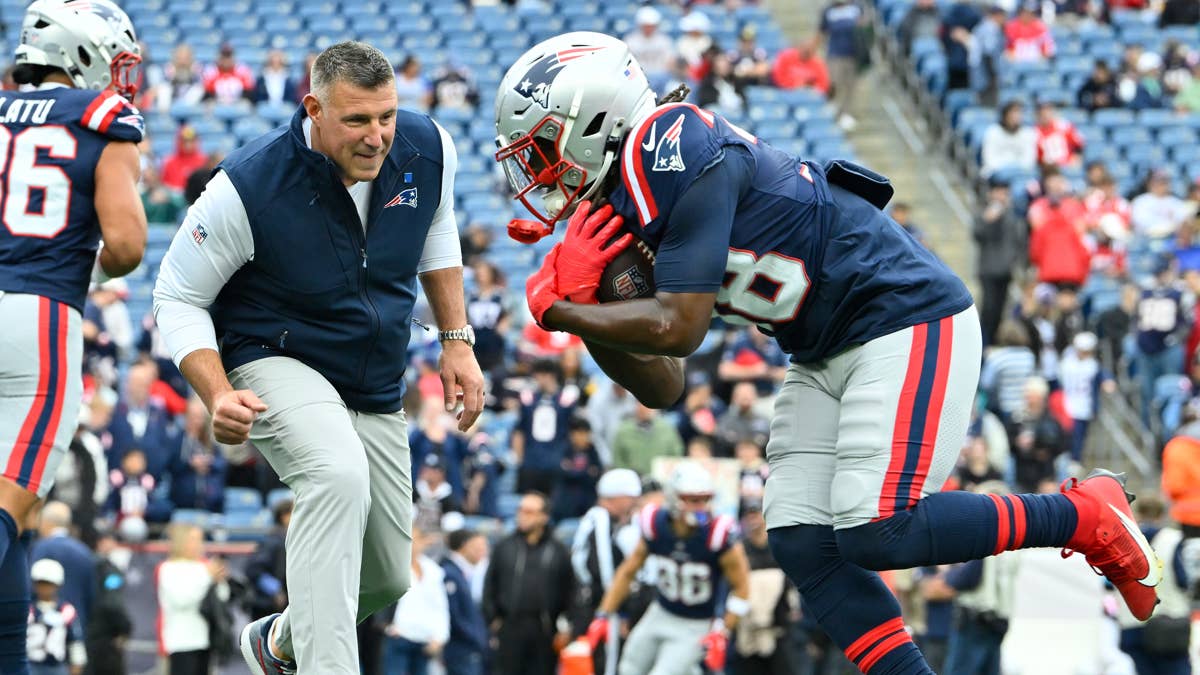 Patriots Coach Mike Vrabel Lets His Running Backs Know: He's Not Happy
