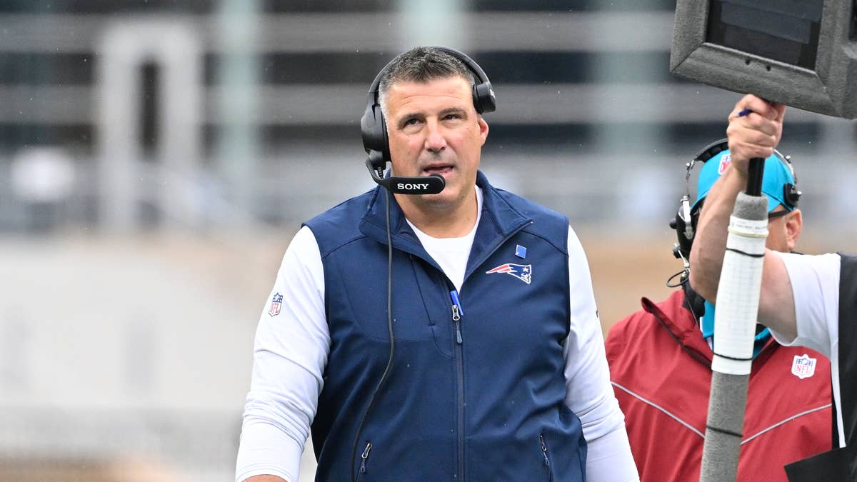 Mike Vrabel Takes Accountability for Patriots Pass Catchers' Lack of Production