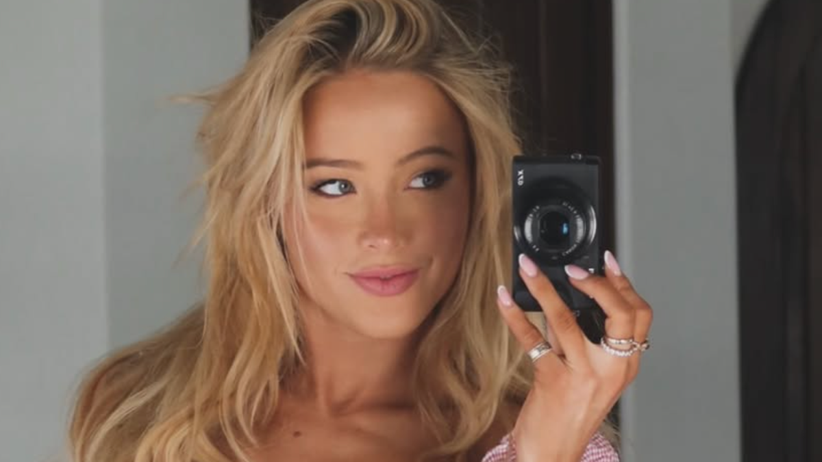 'Perfect' NFL Cheerleader Sends Fans Into Frenzy With July 4 Photo