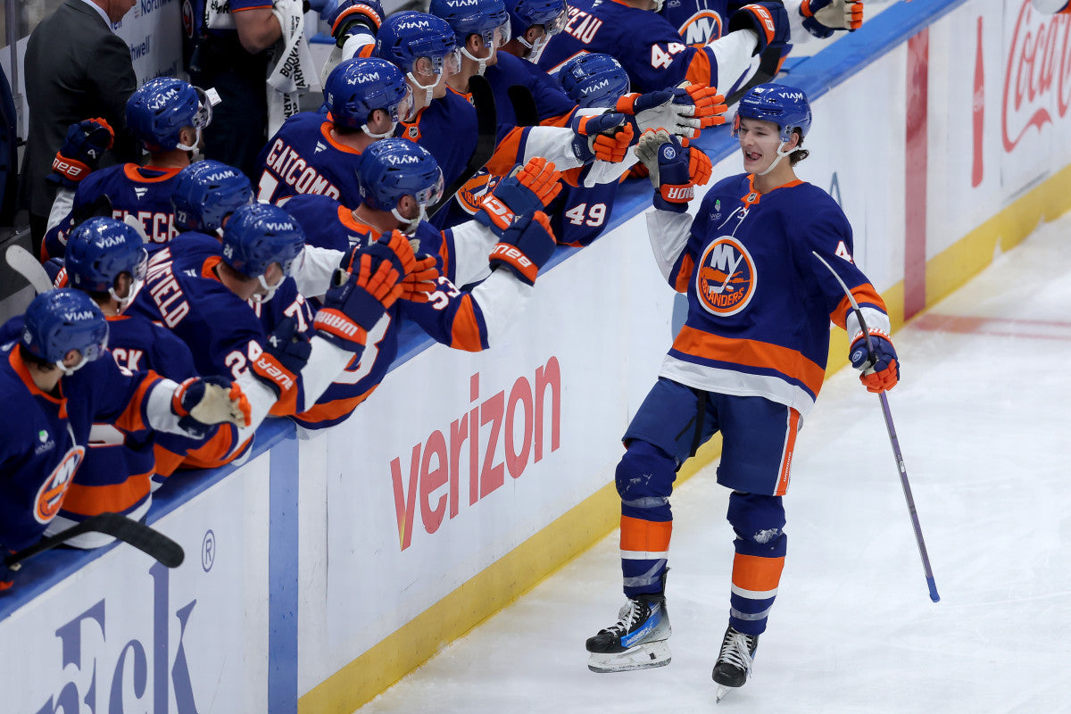 New York Islanders: Rookie Defenseman Matthew Schaefer Continues to Chase History As 18-Year-Old Rookie
