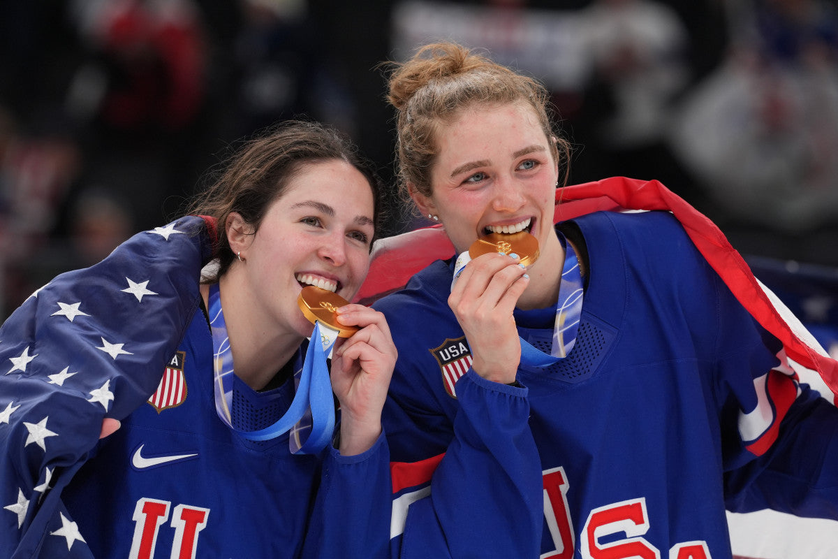 U.S. Women's Hockey Star Causes Stir With 'Tiny' Swimsuit Photo