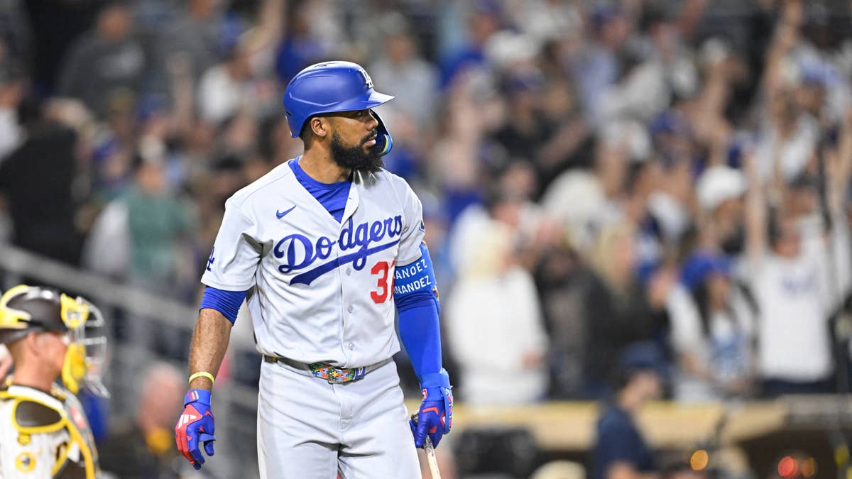 Dave Roberts Announces Reason for Teoscar Hernández’s Removal From Dodgers Lineup