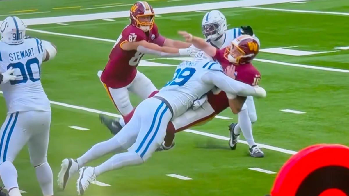 NFL Fans Fed Up With Refs' Clear Double-Standard With Patrick Mahomes