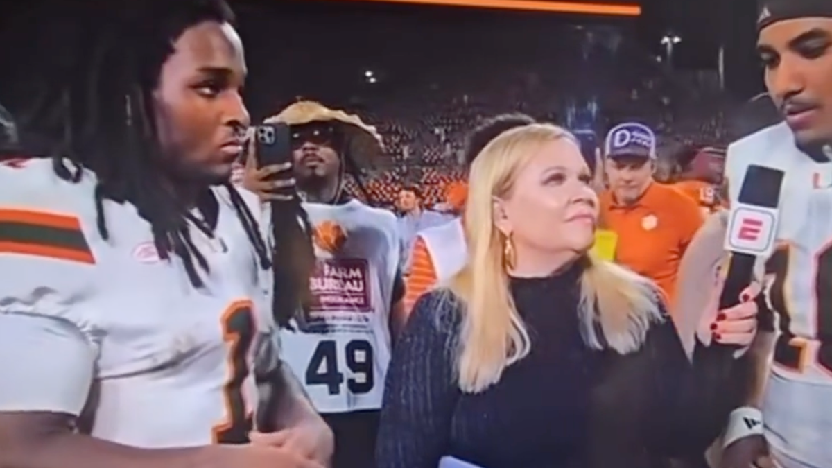Sideline Reporters Defend Holly Rowe's Postgame Interview At Clemson Saturday Night