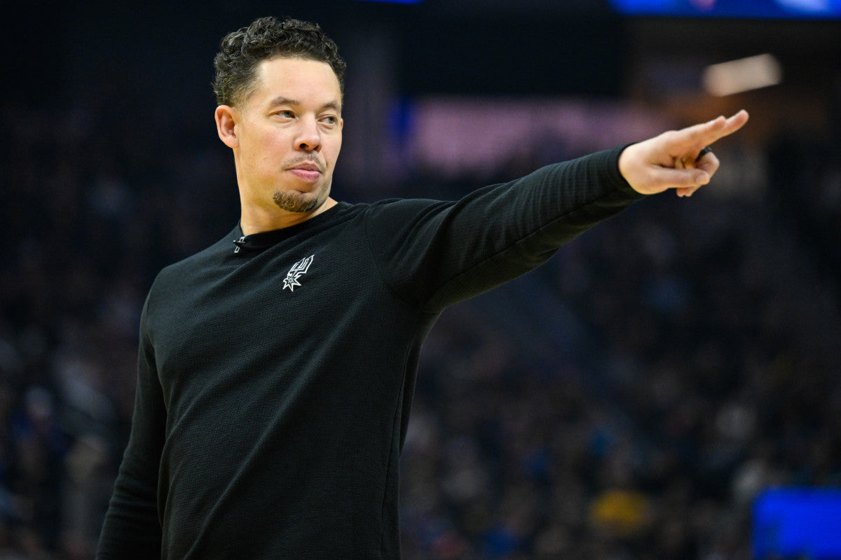 Spurs Sign 13-Year NBA Center to 10-Day Contract
