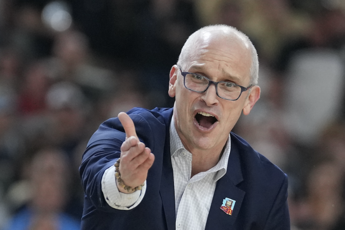 UConn Coach Dan Hurley Shares Insane NIL Request From Prospect