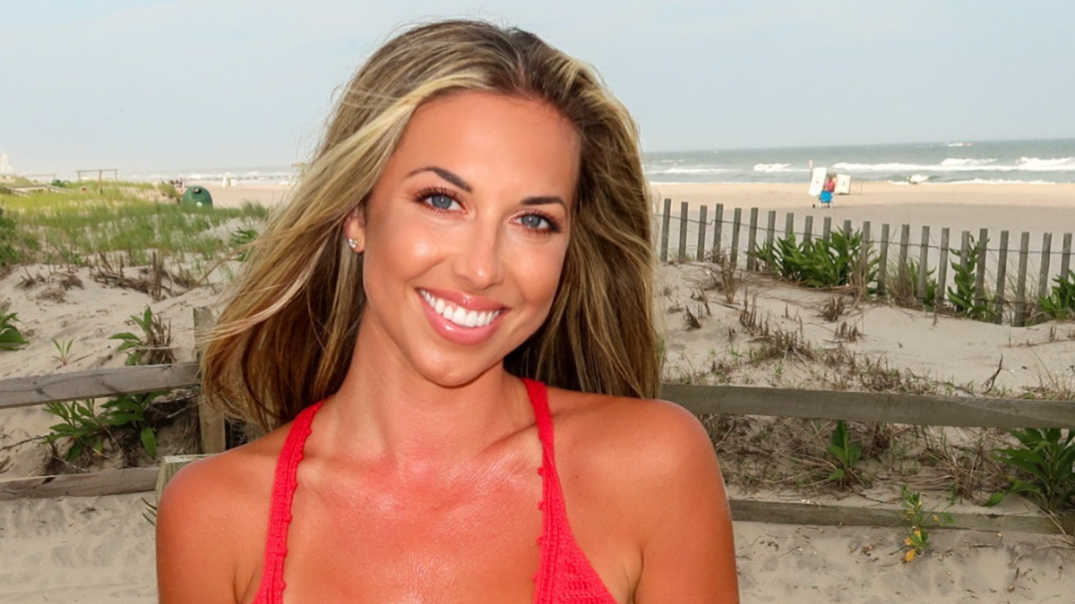 MLB Star's Girlfriend Sent Fans Into Frenzy With Swimsuit Photo