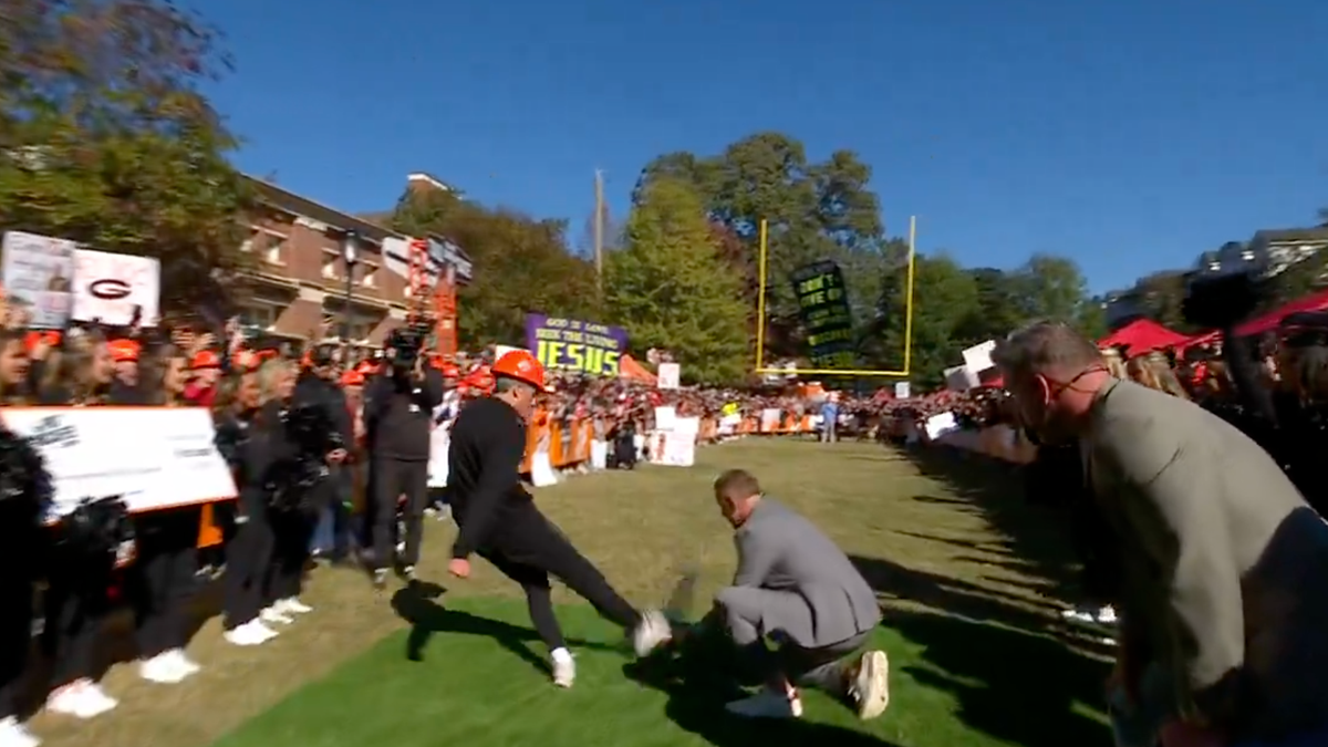 Pat McAfee Is Bringing His Kicking Contest Back To 'College GameDay'