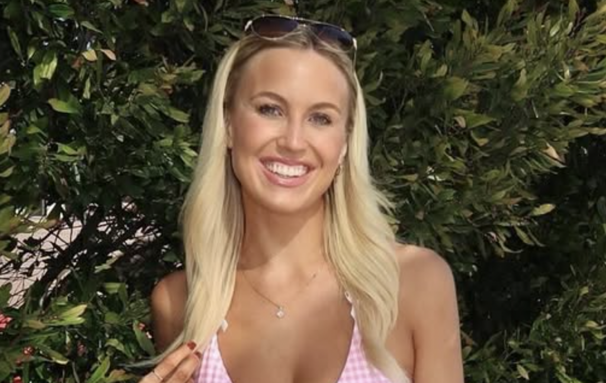 'Stunning' Weather Girl Shares Jaw-Dropping Tiny Swimsuit Photo