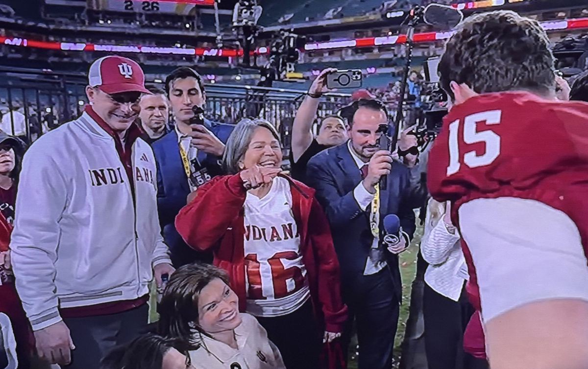 Fernando Mendoza Receives Praise For Postgame Interaction With Mom