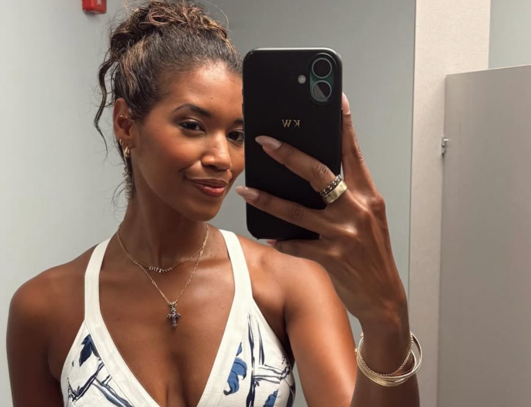 Dodgers Reporter Turning Heads Before Opening Day With Swimsuit Photo