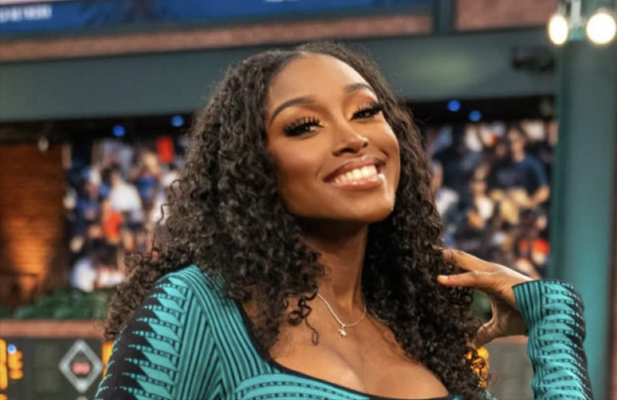 MLB Network Star's 'Stunning' Photo Grabs Over 1.2 Million Views