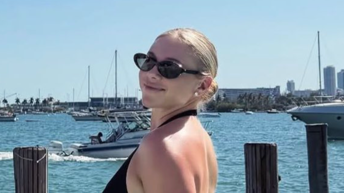 U.S. Tennis Star Amanda Anisimova Posts Sizzling Bikini Photo
