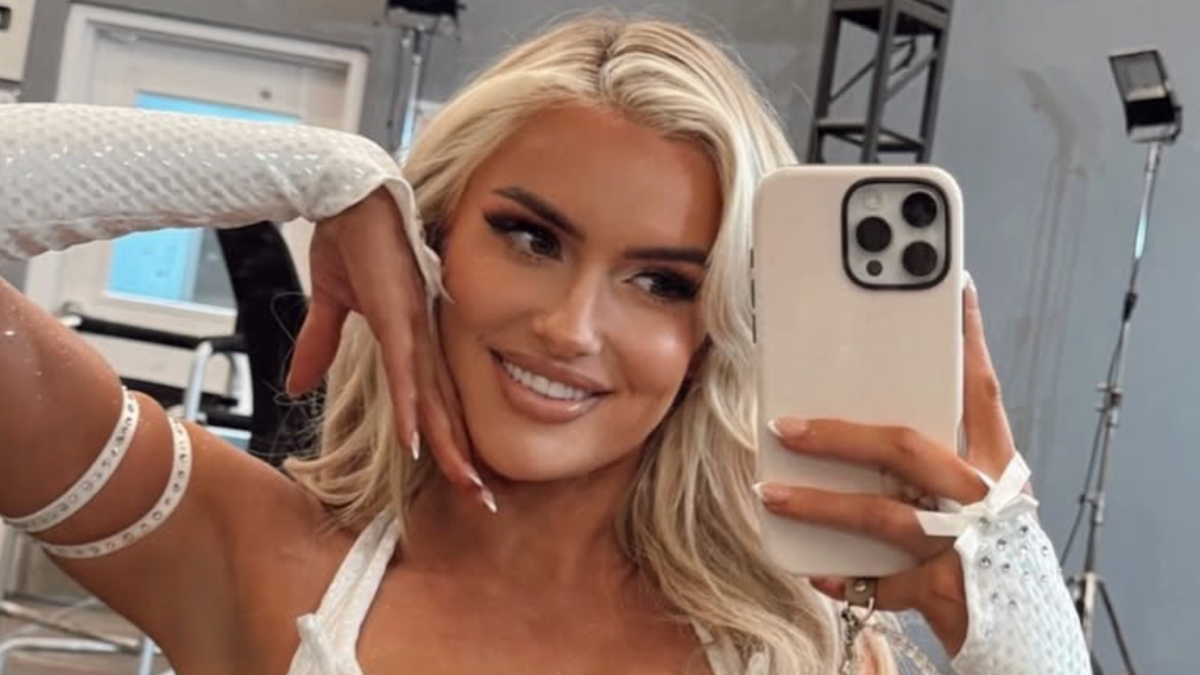 Blake Monroe Has WWE Universe's Attention With Gym Photo