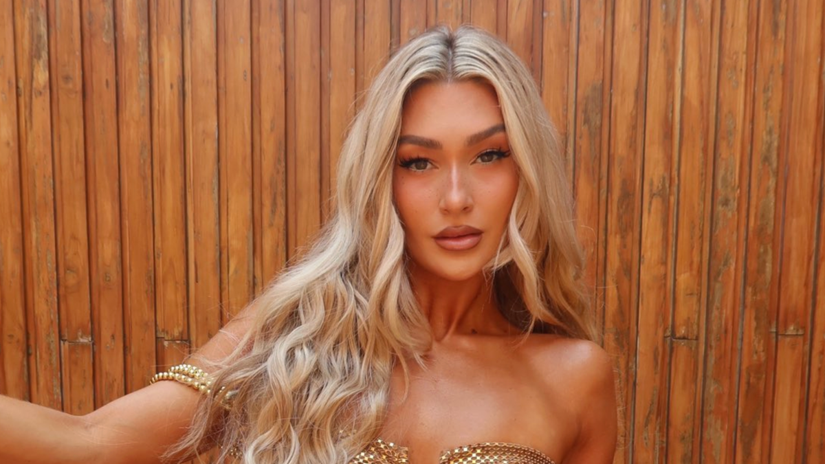 WWE Star Izzi Dame Has Fans In Awe Of Gold Swimsuit Photo