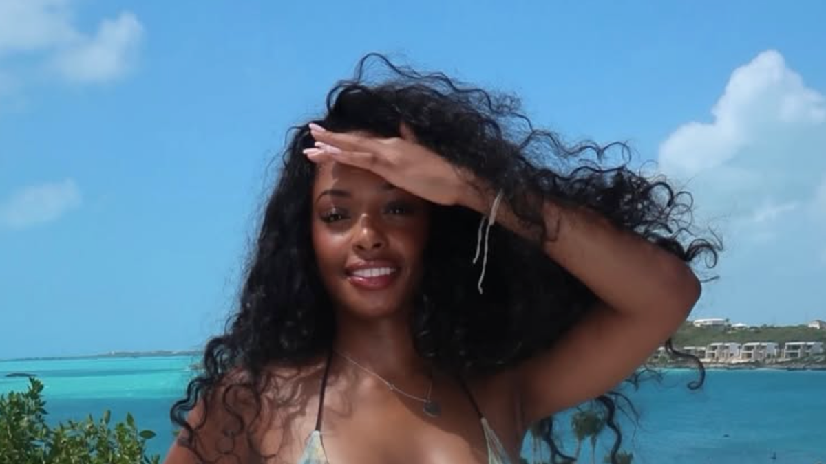 Bears Star Colston Loveland's Girlfriend Stuns In Swimsuit Photo