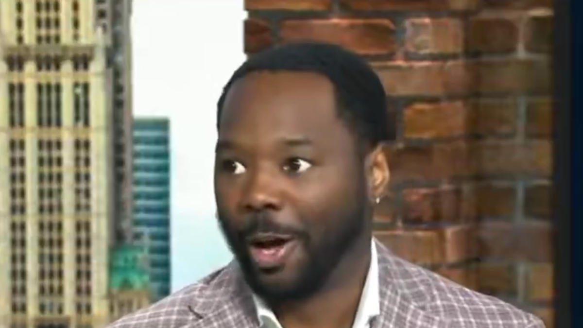 Knicks Fans Urging ESPN Reporter Vincent Goodwill To Leave Parade