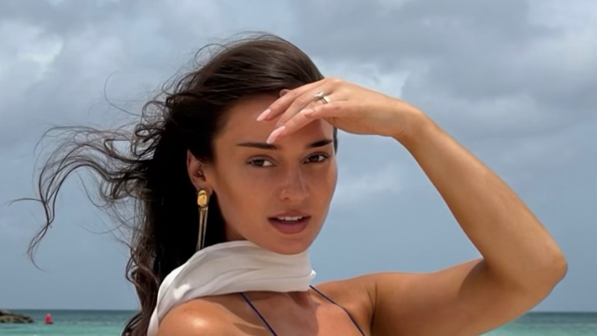 Kyle Juszczyk's Wife Sends NFL Fans Into Frenzy With Swimsuit Photo