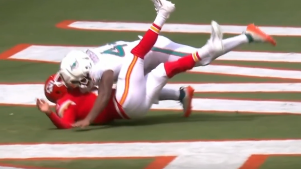 New Replay Angle Has Fans Convinced Refs Give Patrick Mahomes Special Treatment