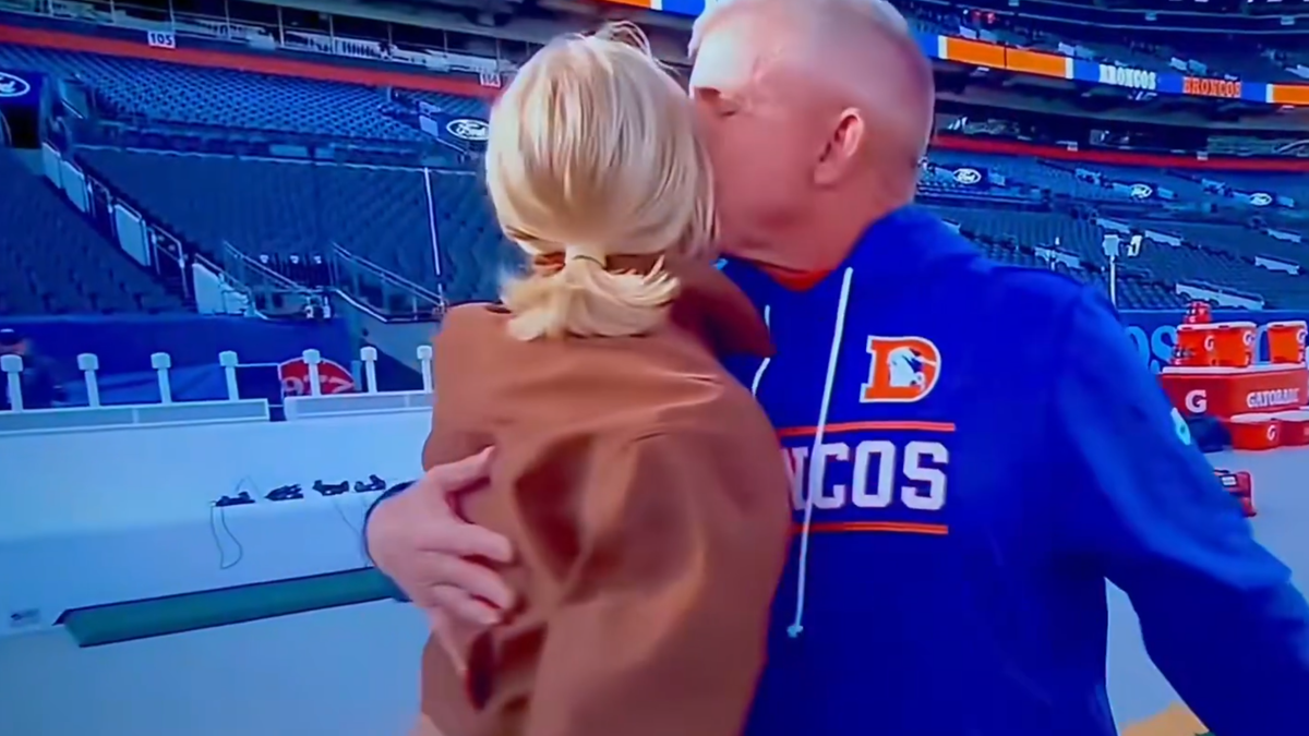 Sean Payton's Pregame Interaction With Charissa Thompson Has Fans Confused