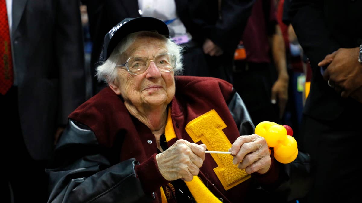 Loyola Chicago Unveils Sister Jean Statue On What Would've Been 107th Birthday