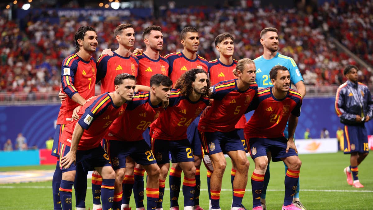 Who are the Commentators for Spain vs Saudi Arabia World Cup Match?