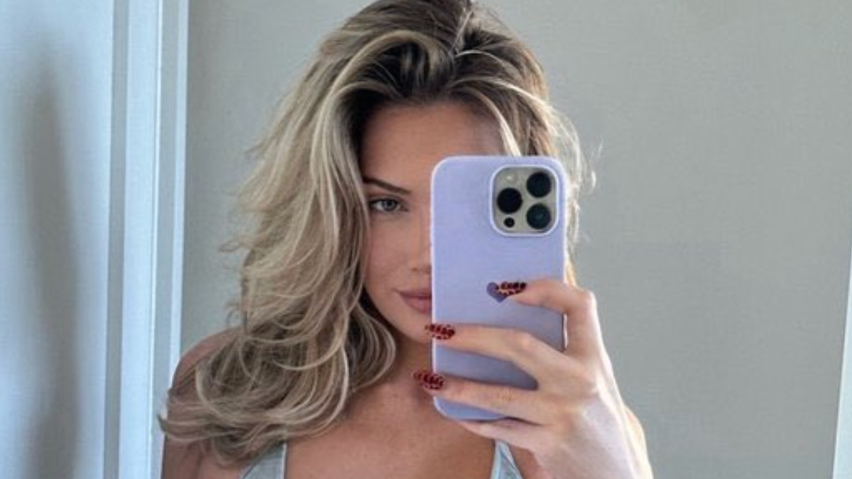 Paige Spiranac Sends Fans Into Frenzy With Morning Selfie Photo