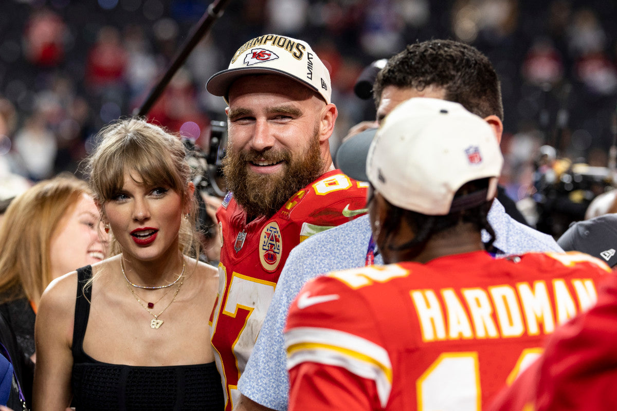 Chiefs GM Very Uncomfortable With Travis Kelce, Taylor Swift Question