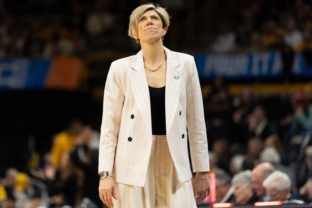 Caitlin Clark's Former Coach Reveals Heartbreaking Message After Shocking NCAA Tournament Exit