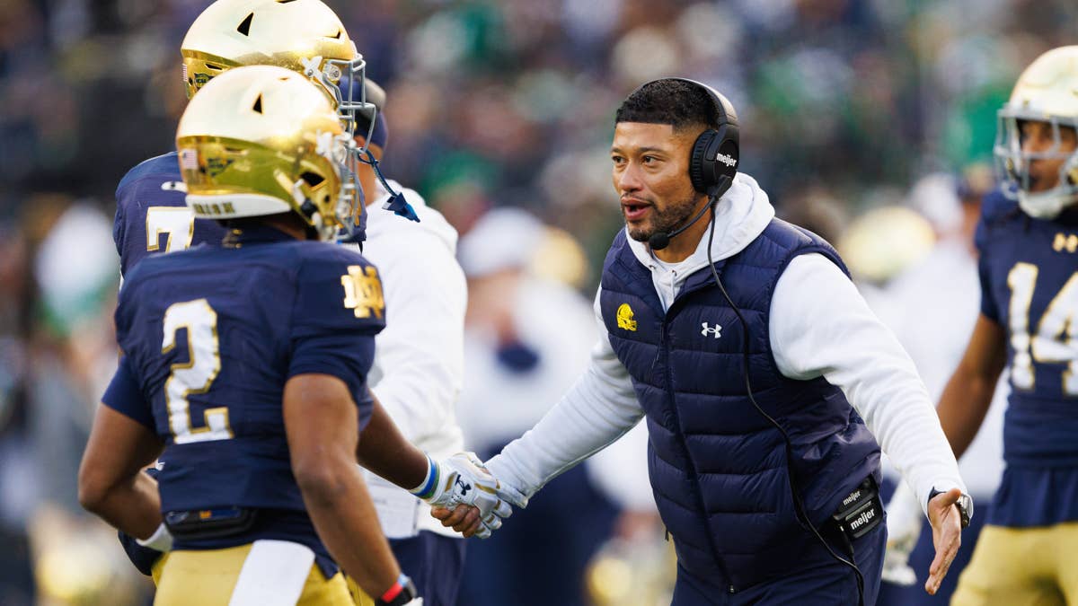 Brian Kelly Announces He's '100 Percent' Supporting Notre Dame Football