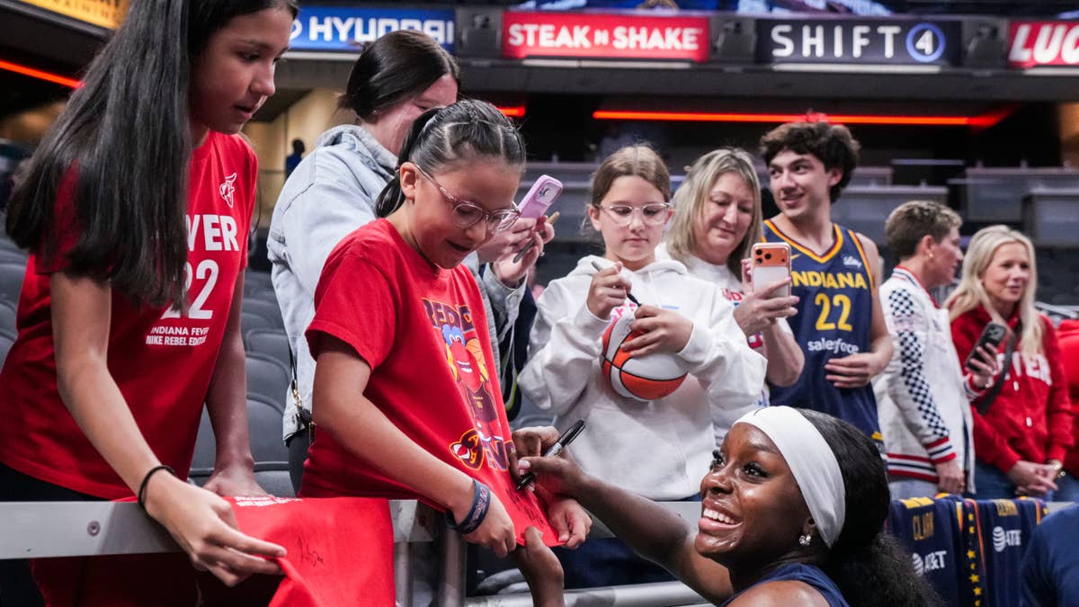 Indiana Fever Draw Embarrassing Crowd For Portland Fire Game
