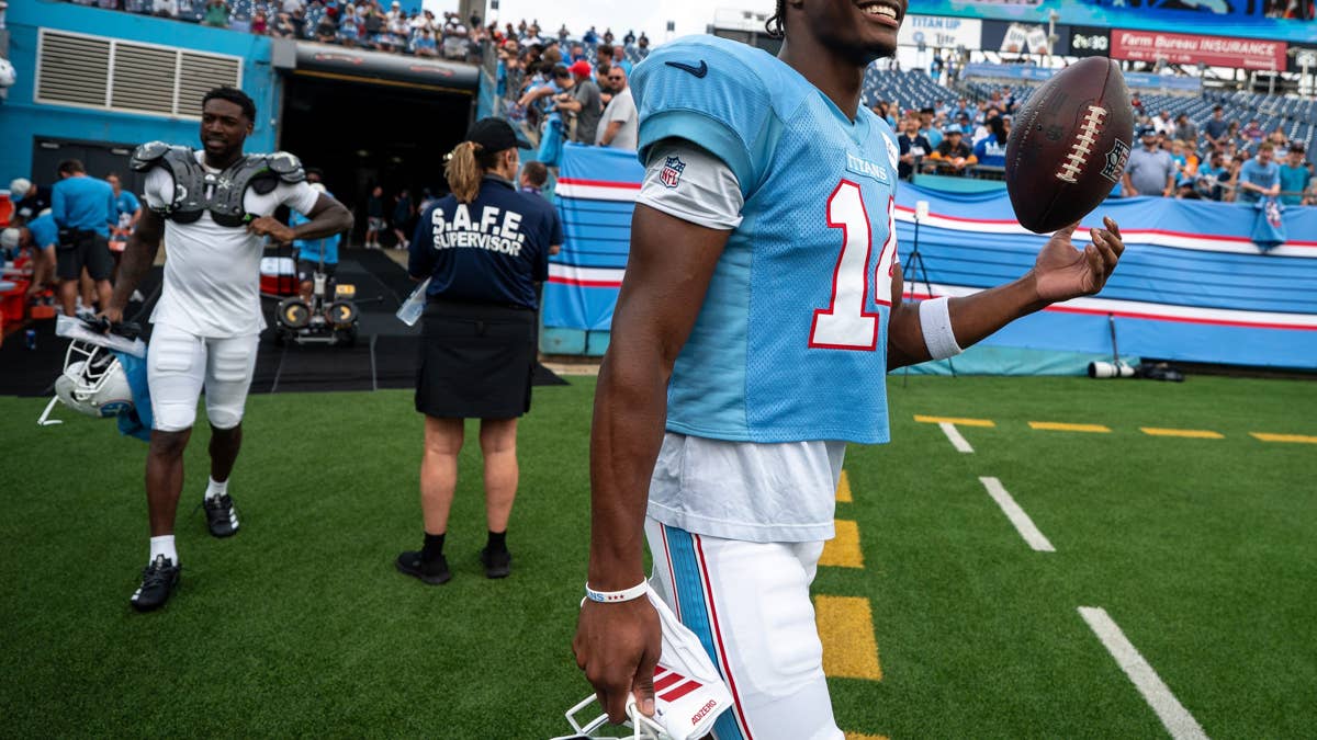 Carnell Tate Dominates the Tennessee Titans' Defense on Sunday