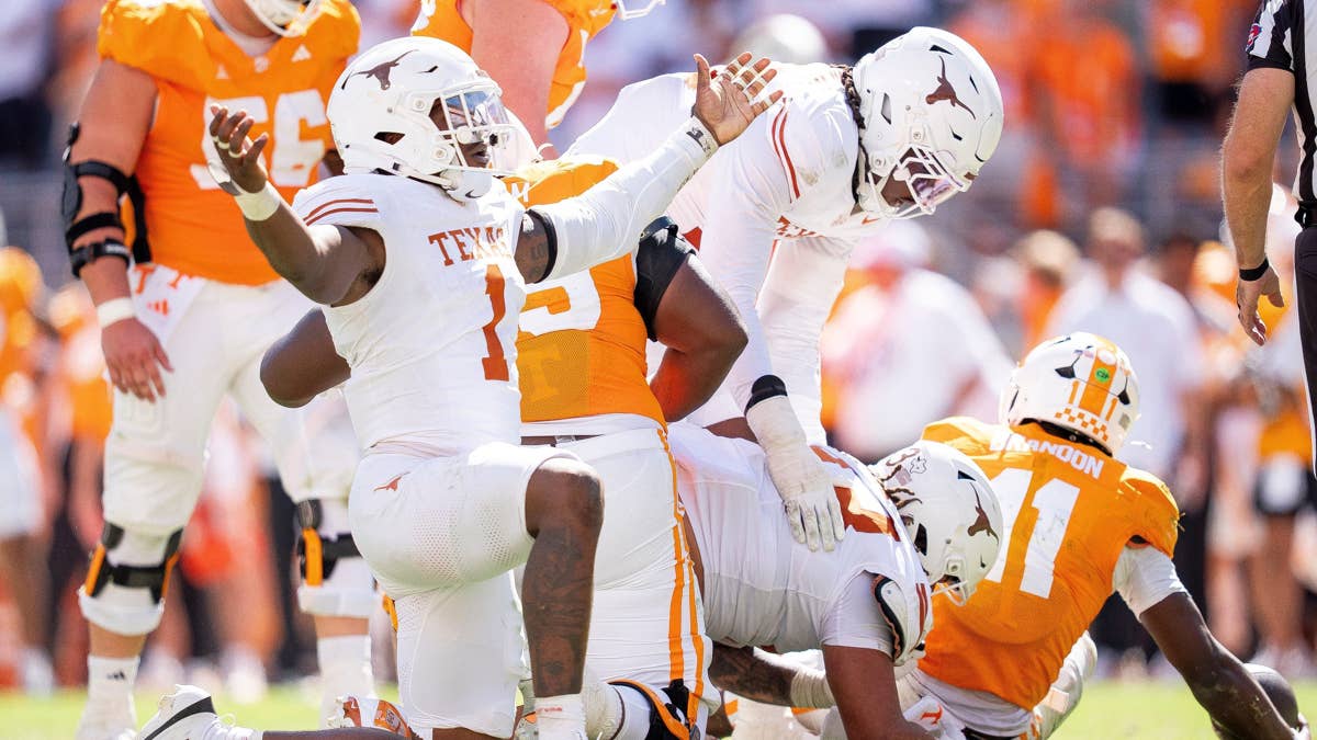 Colin Simmons Had a Historic Day Against Tennessee. Too Bad Everyone's Talking About His Bathroom Break.
