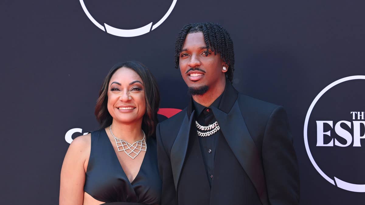 Jayden Daniels' Mom, Regina, Warns His Potential Girlfriends