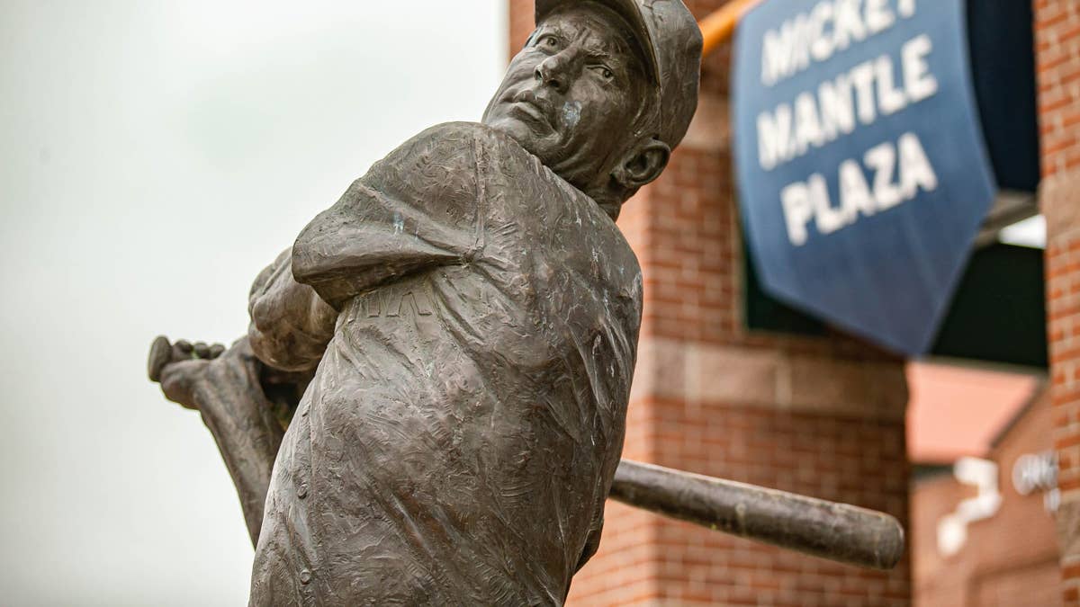Babe Ruth, Mickey Mantle, and Willie Mays in One Card? This Foldable Gem Is a Must-See