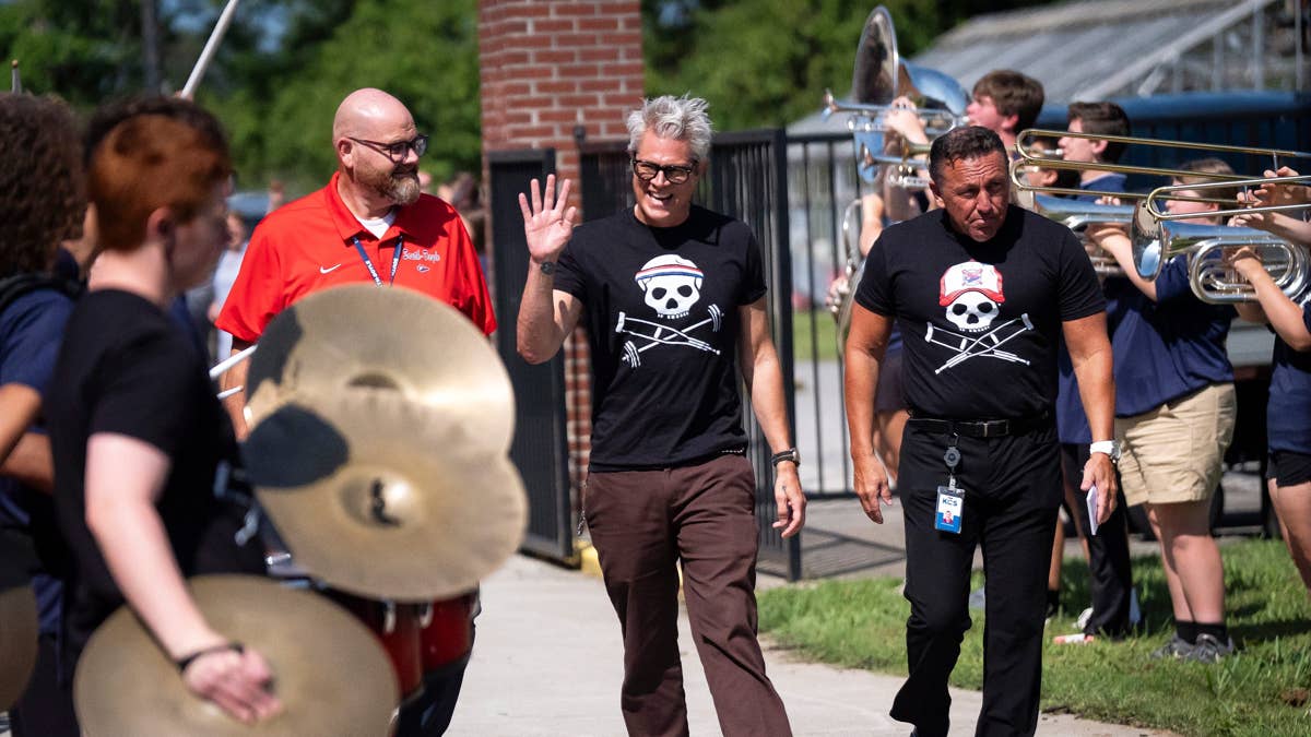 'College GameDay' Fans React To Johnny Knoxville As Guest Picker Saturday