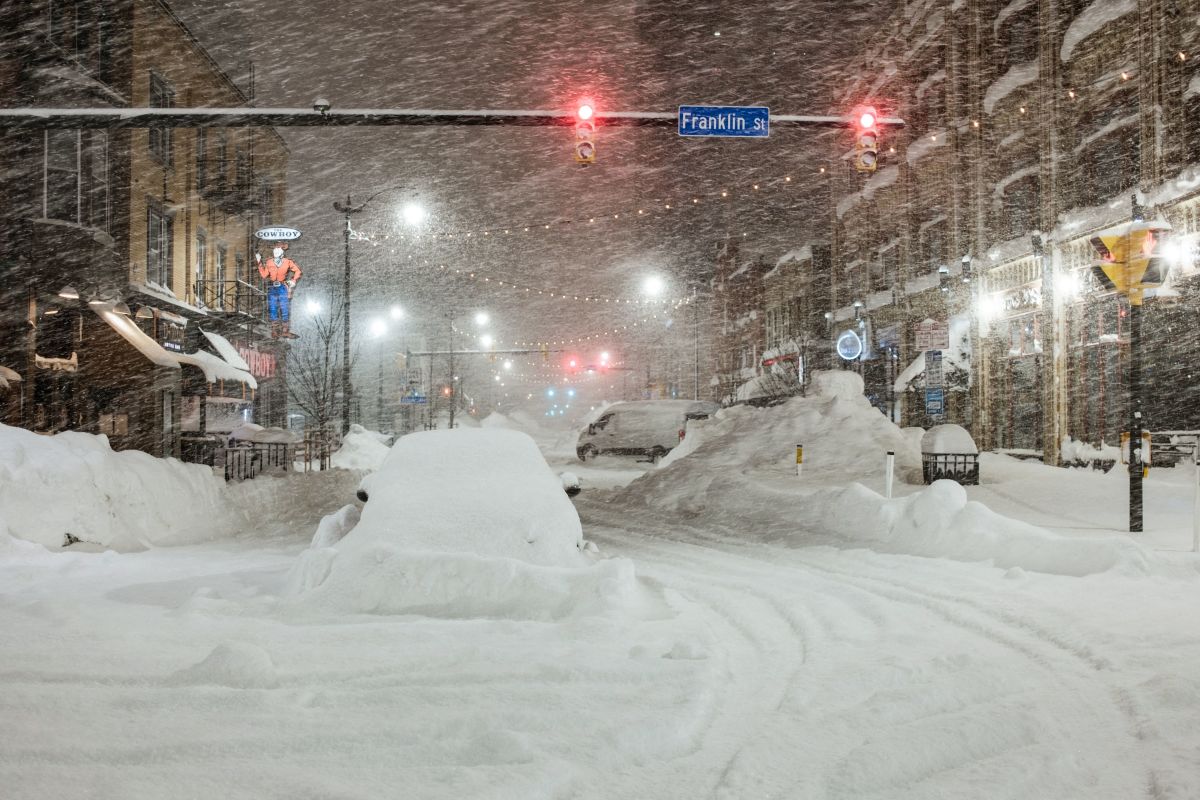 'Massive' Blizzard Warning Announced For 5 U.S. States Sunday