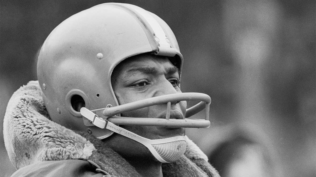 Remember When:  Jim Brown Gave Cleveland Browns the Middle Finger