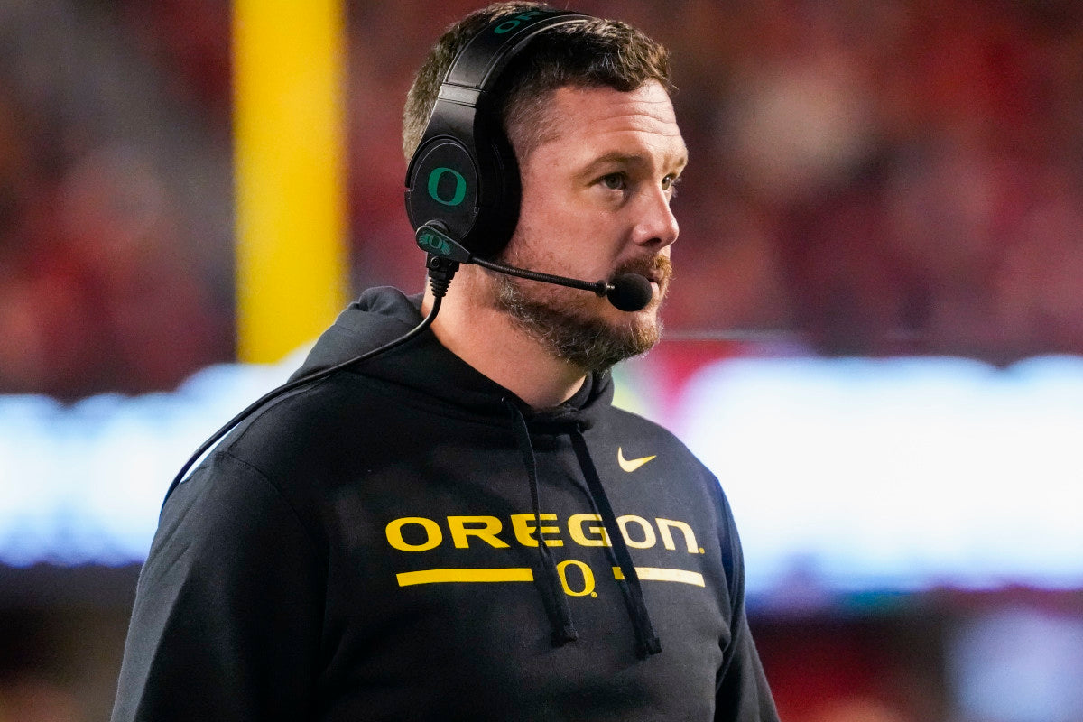 Oregon Predicted to Lose 3,400-Yard QB to SEC Team