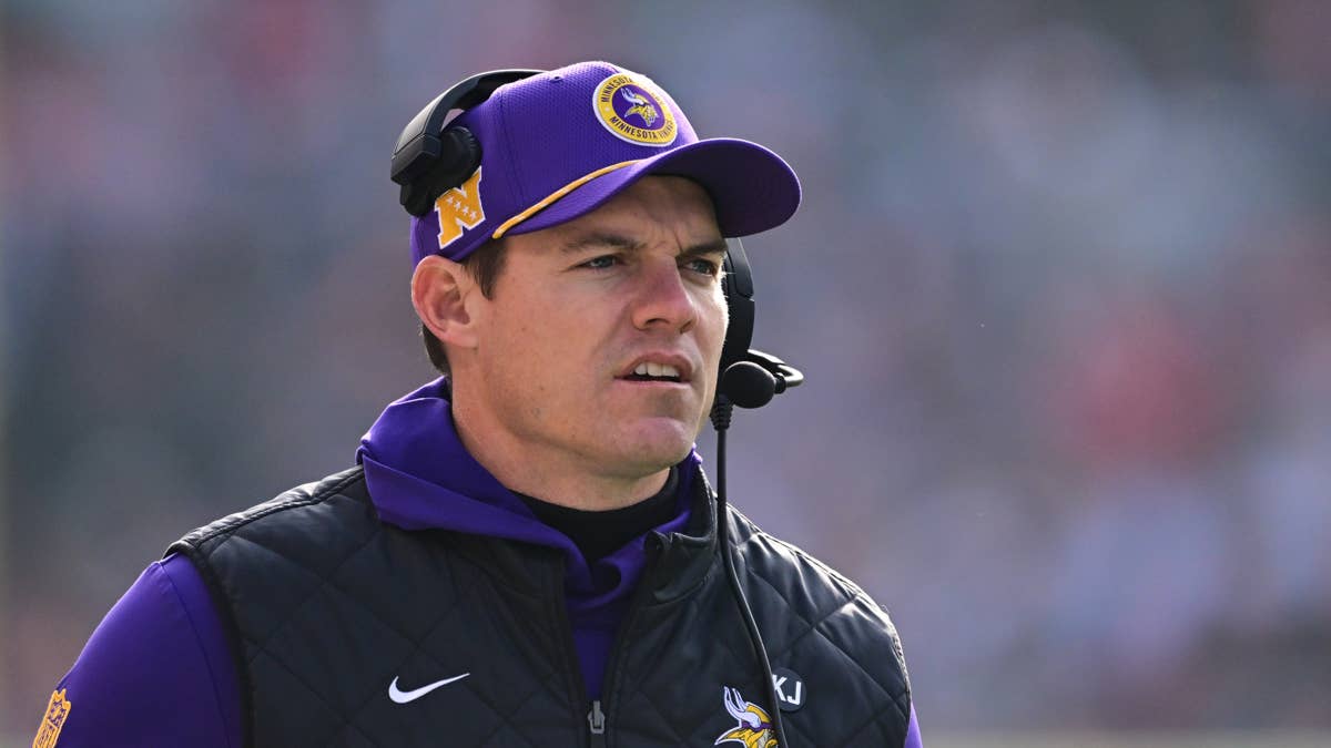 Defense-first Vikings must start to get some help from the offense