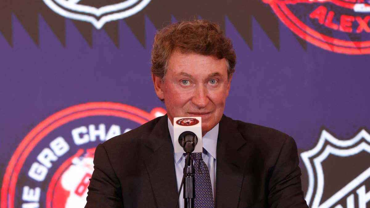 NHL Legend Wayne Gretzky Announces His 2026 Hart Trophy Winner